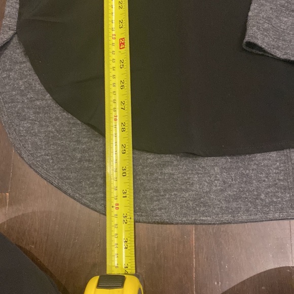 Loft, relaxed fit. Black rayon front w/ Gray lightweight stretch sweater back. - Picture 6 of 8